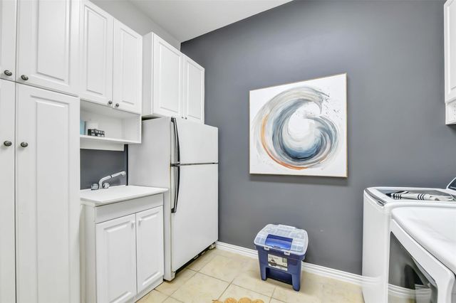 911 Ember Hills Lane, Friendswood, TX 77546