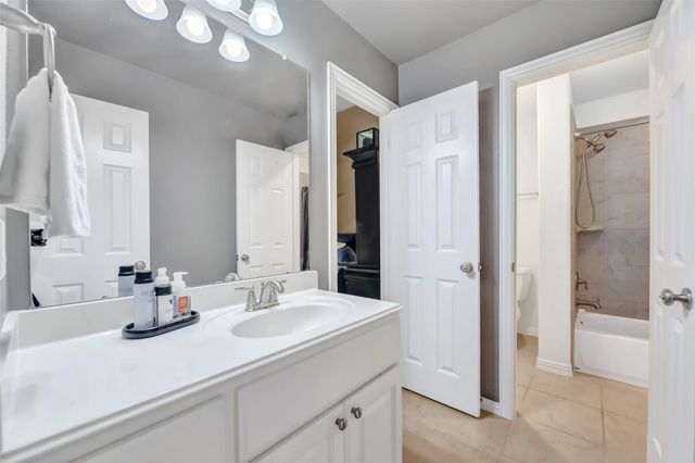 911 Ember Hills Lane, Friendswood, TX 77546