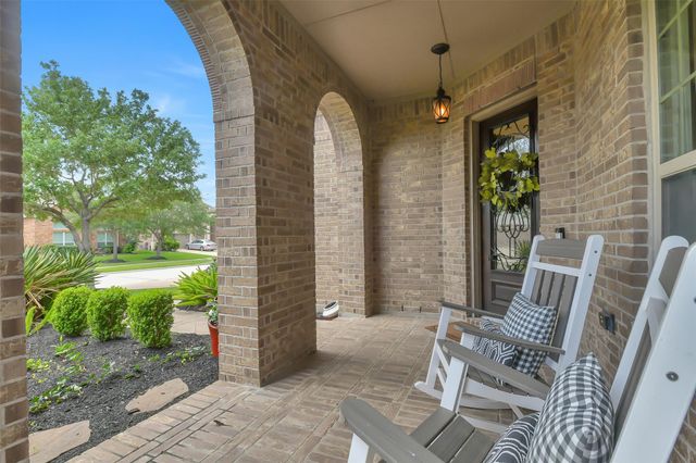 911 Ember Hills Lane, Friendswood, TX 77546