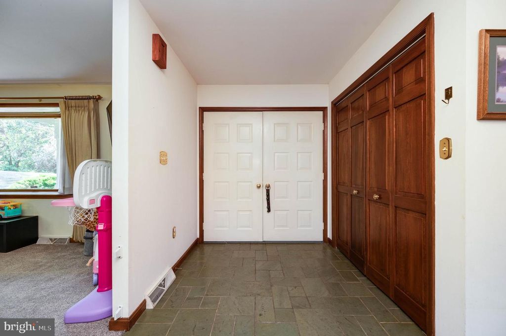 208 IMPERIAL DR, Mohnton, PA 19540