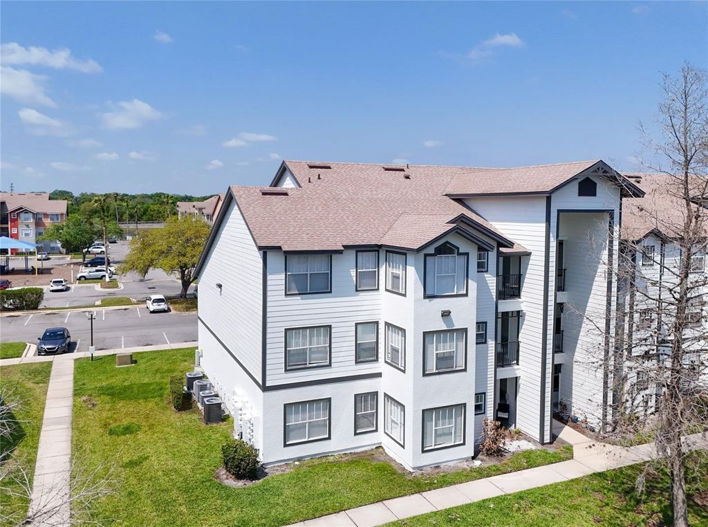 Image 2 of property listing at 2213 GRAND CAYMAN COURT 1135, Kissimmee, FL 34741