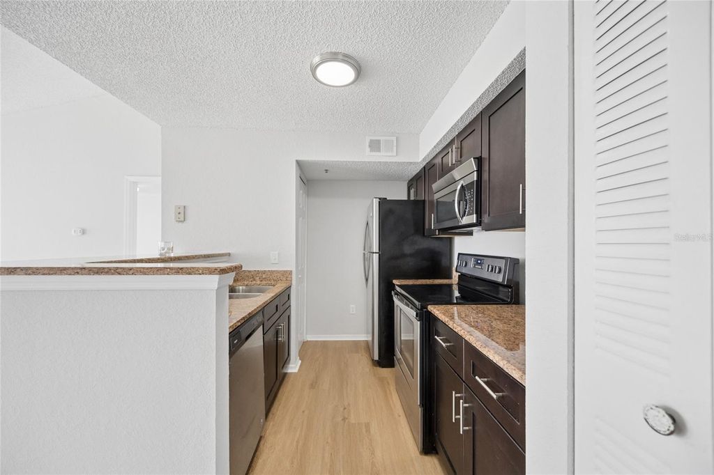 Image 8 of property listing at 2213 GRAND CAYMAN COURT 1135, Kissimmee, FL 34741