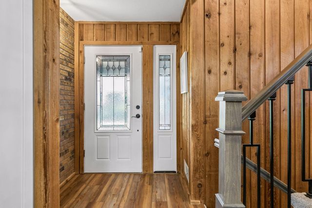 8249 Deer Pond Court N, Lake Elmo, MN 55042
