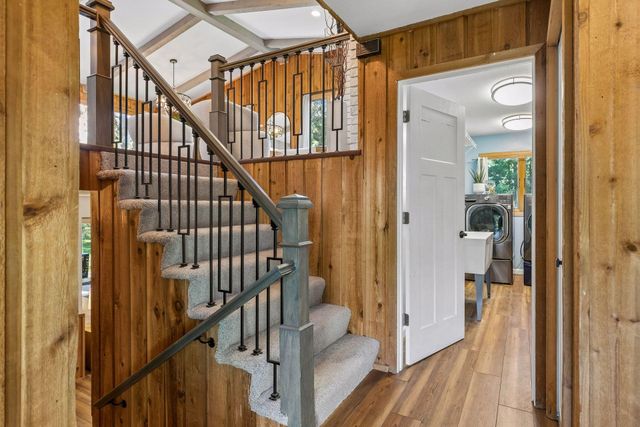 8249 Deer Pond Court N, Lake Elmo, MN 55042