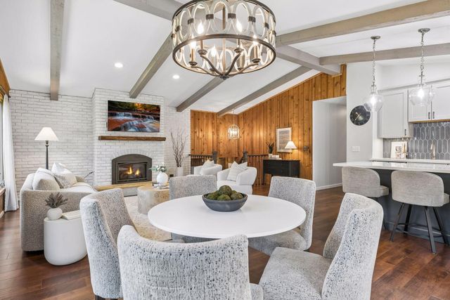 8249 Deer Pond Court N, Lake Elmo, MN 55042
