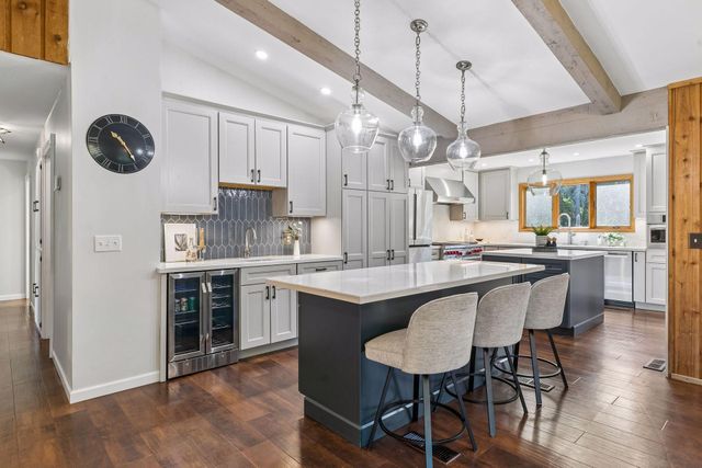 8249 Deer Pond Court N, Lake Elmo, MN 55042