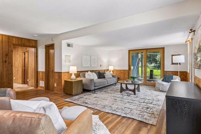 8249 Deer Pond Court N, Lake Elmo, MN 55042