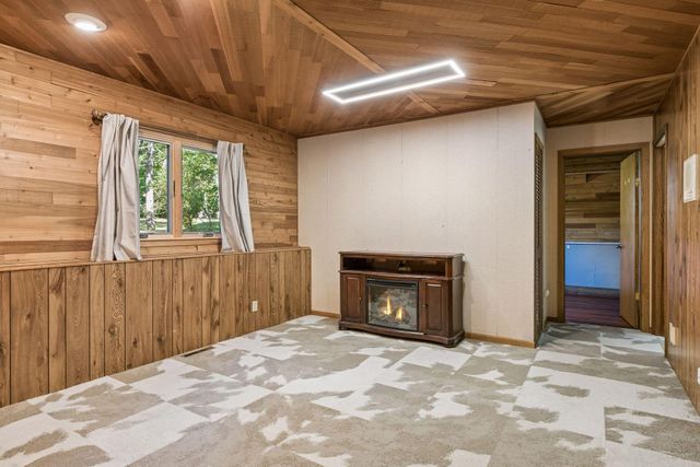8249 Deer Pond Court N, Lake Elmo, MN 55042