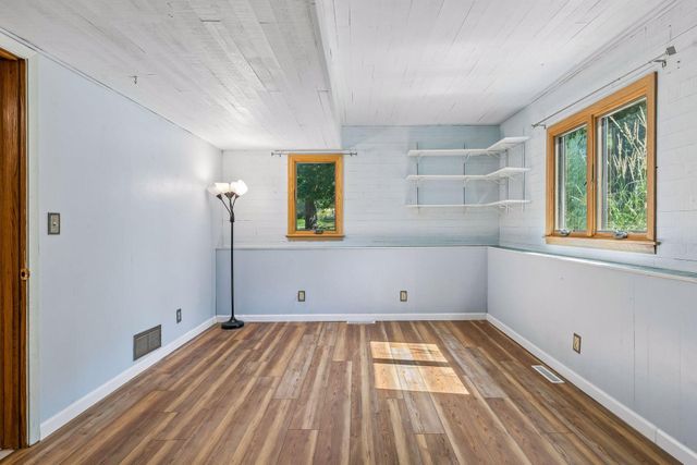 8249 Deer Pond Court N, Lake Elmo, MN 55042