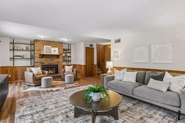 8249 Deer Pond Court N, Lake Elmo, MN 55042