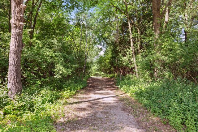 8249 Deer Pond Court N, Lake Elmo, MN 55042