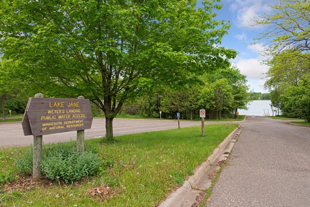 8249 Deer Pond Court N, Lake Elmo, MN 55042