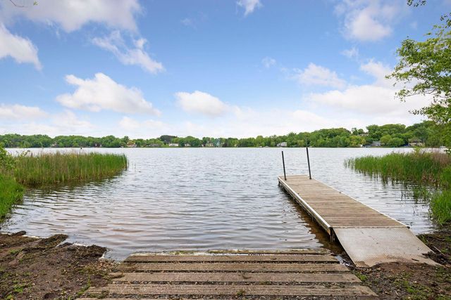 8249 Deer Pond Court N, Lake Elmo, MN 55042