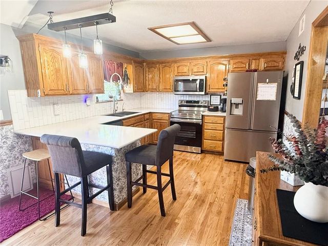 5007 S Powell Avenue, Blue Springs, MO 64015