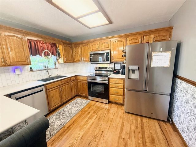 5007 S Powell Avenue, Blue Springs, MO 64015
