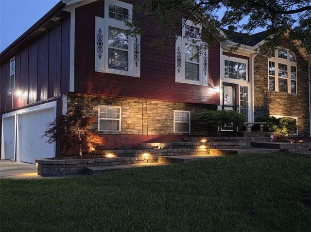 5007 S Powell Avenue, Blue Springs, MO 64015