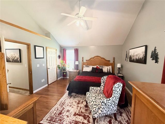 5007 S Powell Avenue, Blue Springs, MO 64015