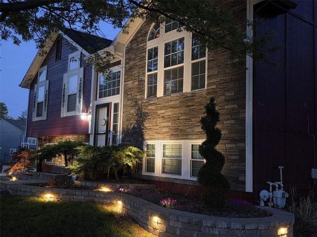 5007 S Powell Avenue, Blue Springs, MO 64015