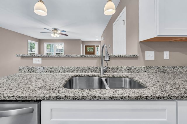 714 Perkins Ave, Clarksville, TN 37040