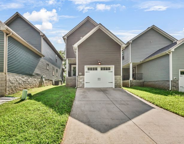 714 Perkins Ave, Clarksville, TN 37040