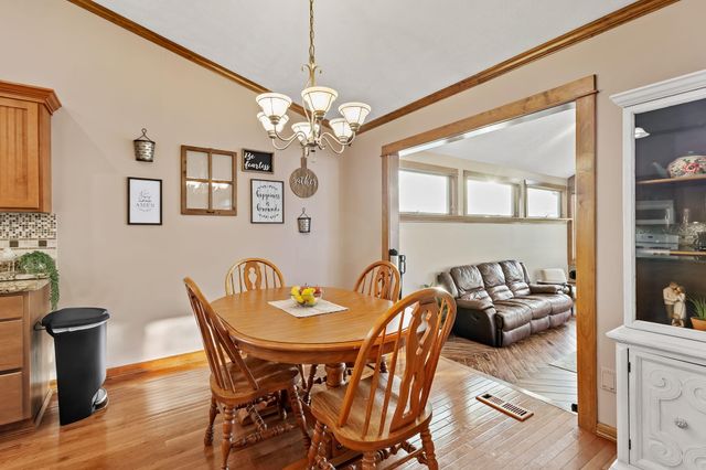 502 Fir Street SW, Demotte, IN 46310