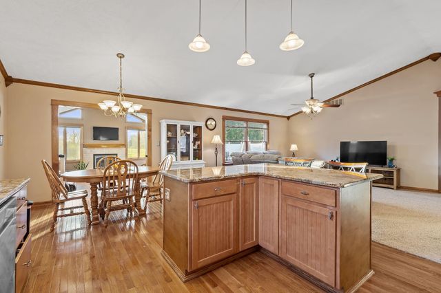 502 Fir Street SW, Demotte, IN 46310