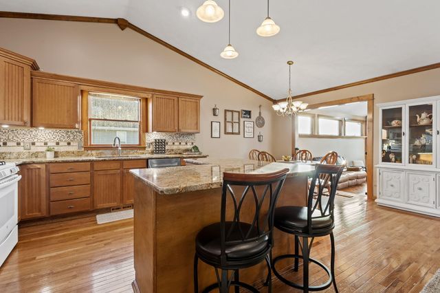 502 Fir Street SW, Demotte, IN 46310