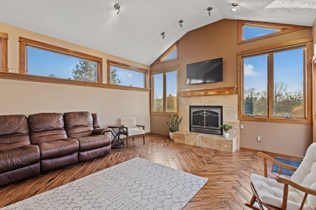 502 Fir Street SW, Demotte, IN 46310