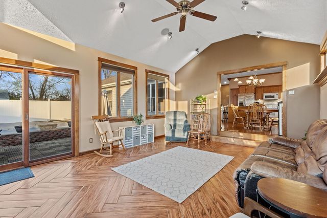 502 Fir Street SW, Demotte, IN 46310