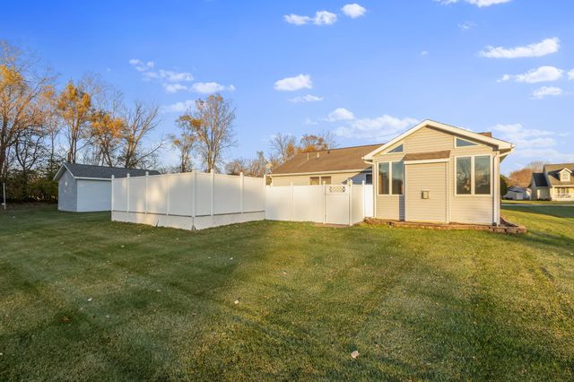 502 Fir Street SW, Demotte, IN 46310