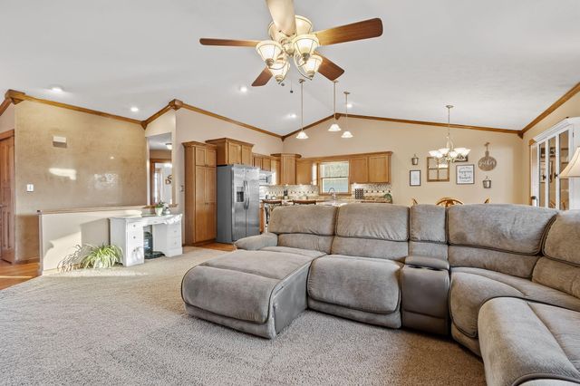 502 Fir Street SW, Demotte, IN 46310