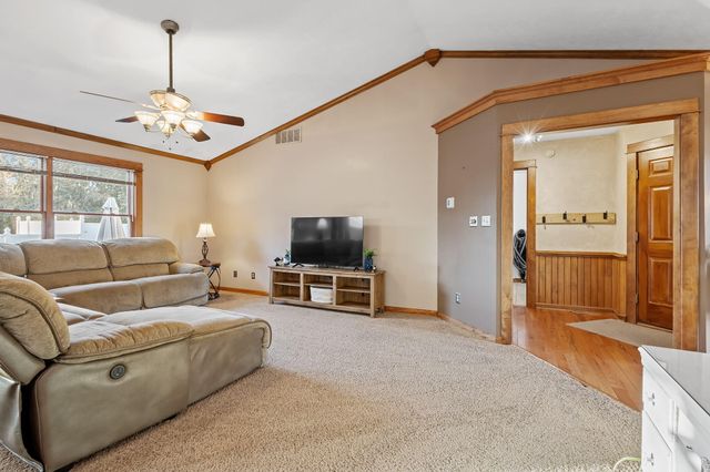 502 Fir Street SW, Demotte, IN 46310