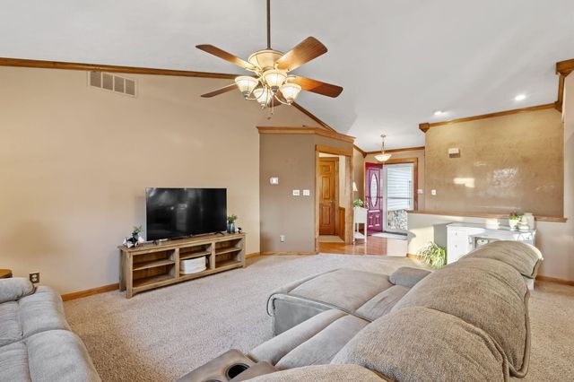 502 Fir Street SW, Demotte, IN 46310