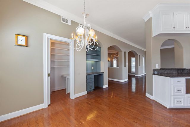 1306 Outrigger, Tiki Island, TX 77554