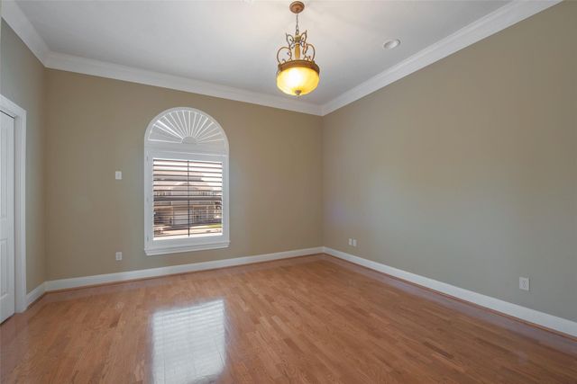 1306 Outrigger, Tiki Island, TX 77554