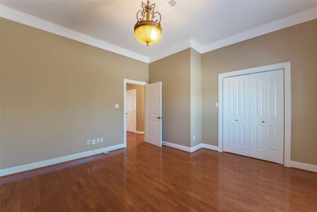 1306 Outrigger, Tiki Island, TX 77554