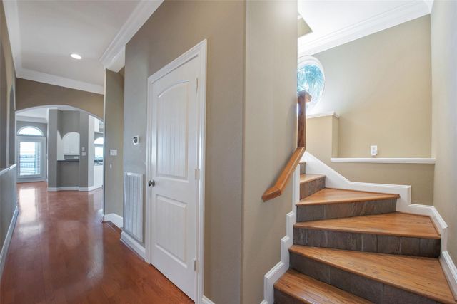 1306 Outrigger, Tiki Island, TX 77554