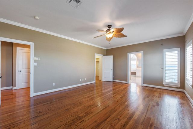 1306 Outrigger, Tiki Island, TX 77554