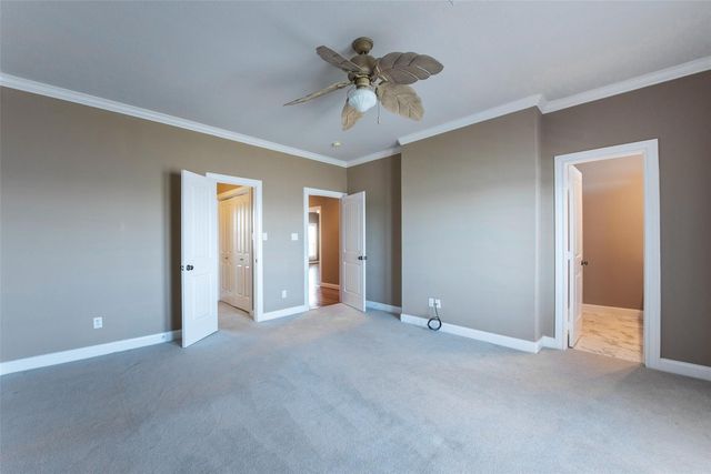 1306 Outrigger, Tiki Island, TX 77554