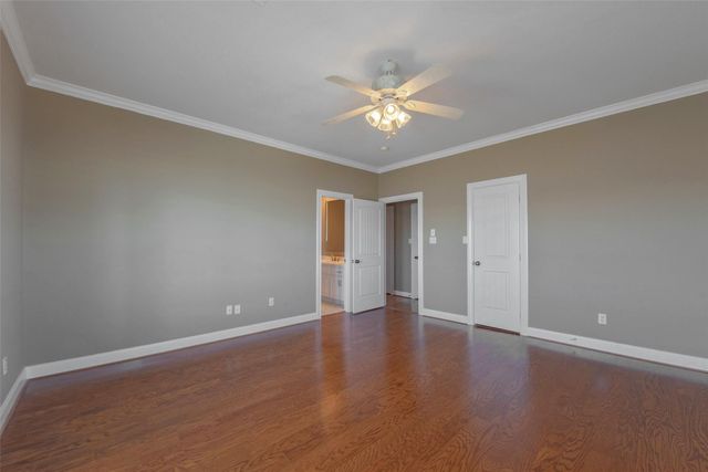 1306 Outrigger, Tiki Island, TX 77554