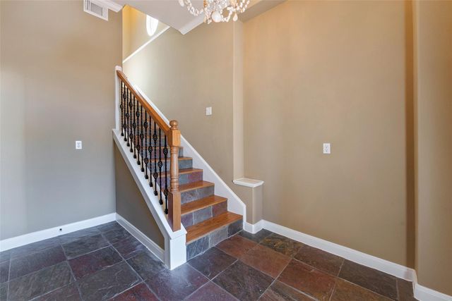 1306 Outrigger, Tiki Island, TX 77554