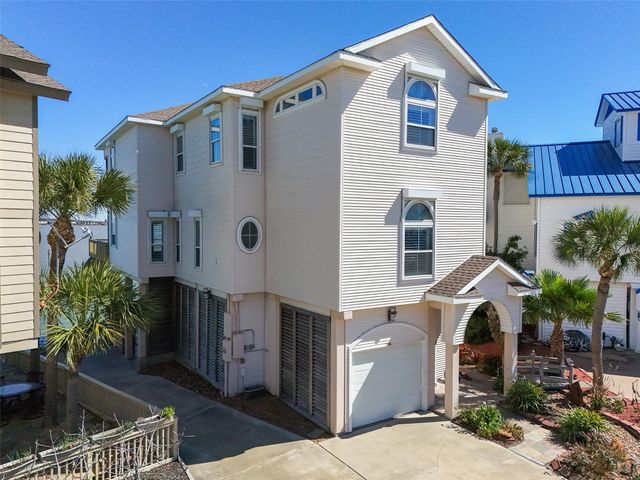 1306 Outrigger, Tiki Island, TX 77554