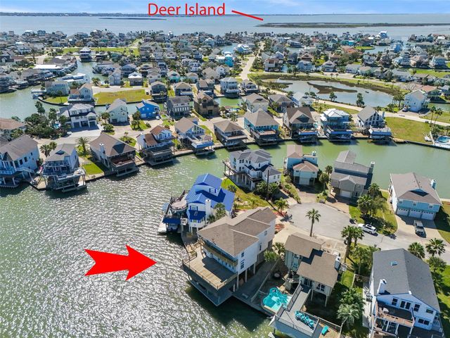 1306 Outrigger, Tiki Island, TX 77554