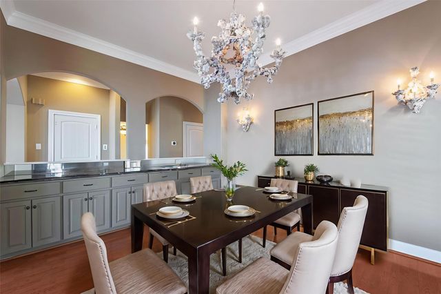 1306 Outrigger, Tiki Island, TX 77554