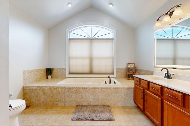 1018 COPPER Drive, Erie, PA 16509