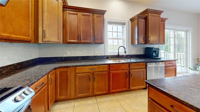 1018 COPPER Drive, Erie, PA 16509
