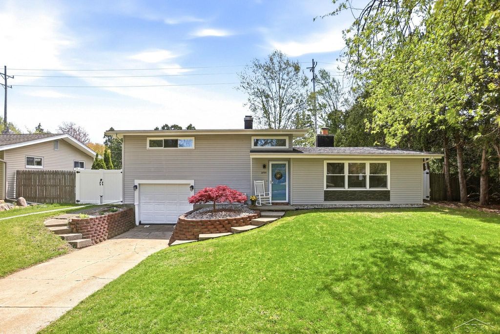 2795 Bradford Drive, Saginaw, MI 48603