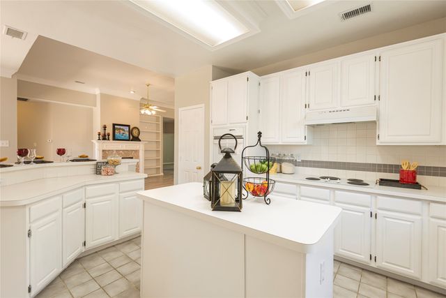 2221 Grinelle Drive, Plano, TX 75025