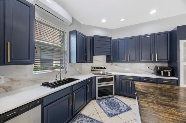 17809 SANDPINE TRACE WAY, Tampa, FL 33647