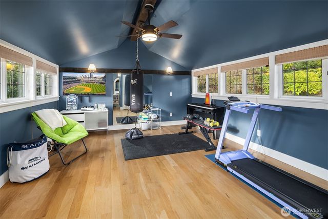 3530 W Laurelhurst Drive NE, Seattle, WA 98105